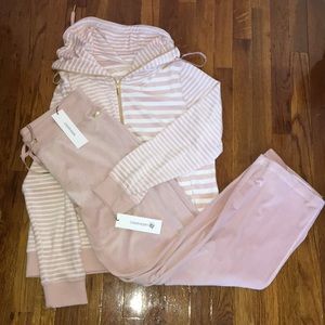 NEW Women’s Calvin Klein sweatshirt & sweatpants